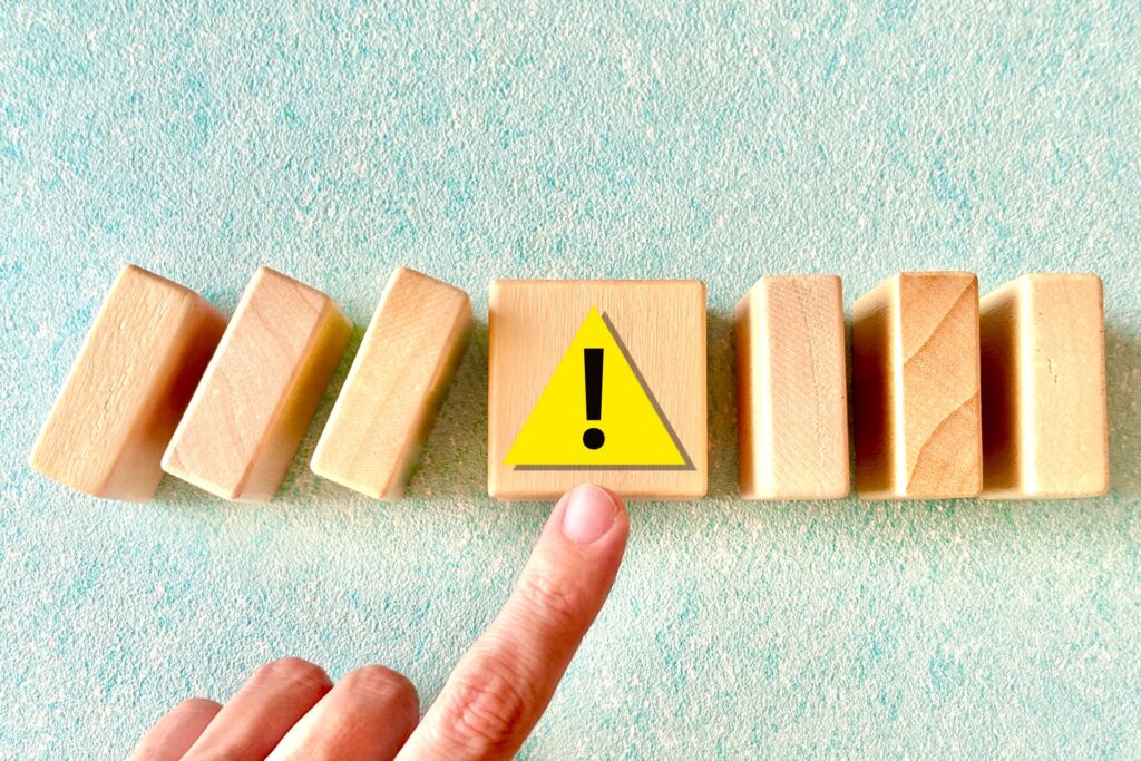 注意を指さしている